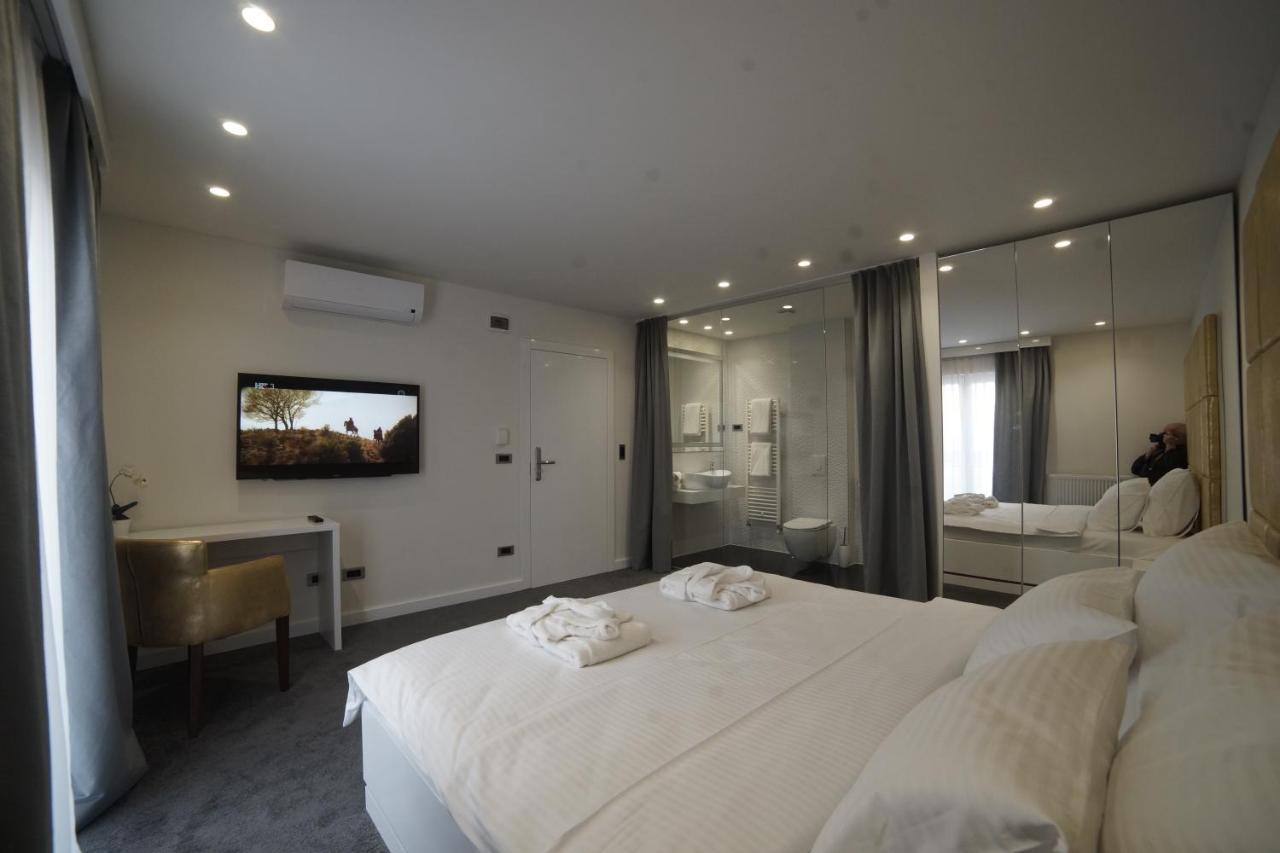 Hotel Forty Two Block A Zagreb Exterior foto